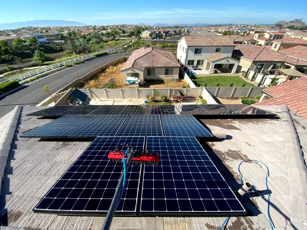 Panel-safe solar cleaning protecting warranty and glass coating